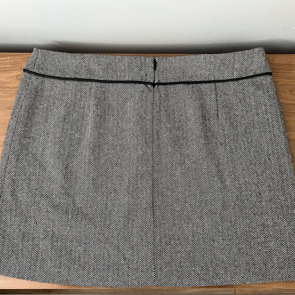 Old Navy Black and White A-Line Skirt - Picture 3 of 3